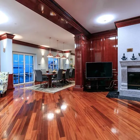 Plateau Apartment
