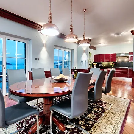 Plateau Apartment *